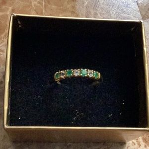 Beatiful Ring with Esmeralda